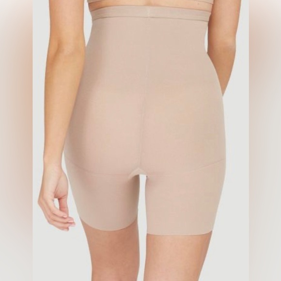 Assets by Sara Blakely hi-waist Mid-Thigh Shaper nude  size 3 NWT - Picture 3 of 11